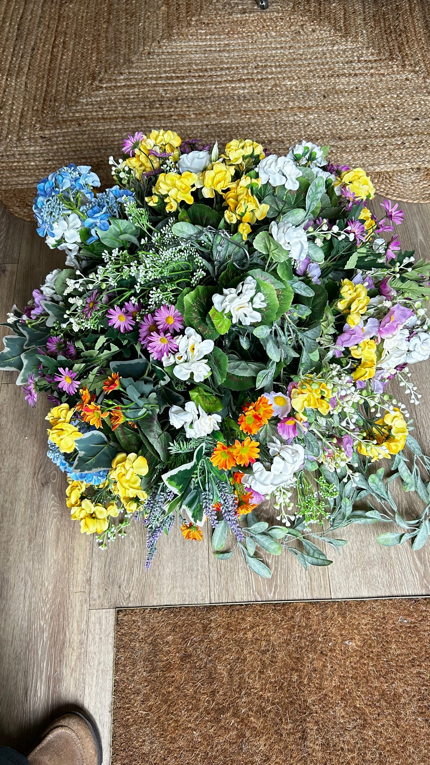 “LAUREL” Luxury artificial hanging basket (FREE UK P&P)