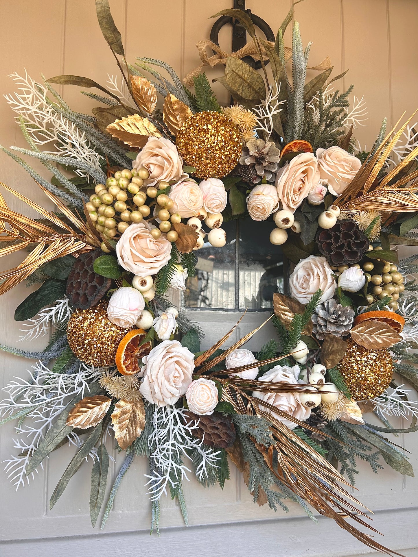 “GOLD SPICE” Christmas wreath (FREE P&P)
