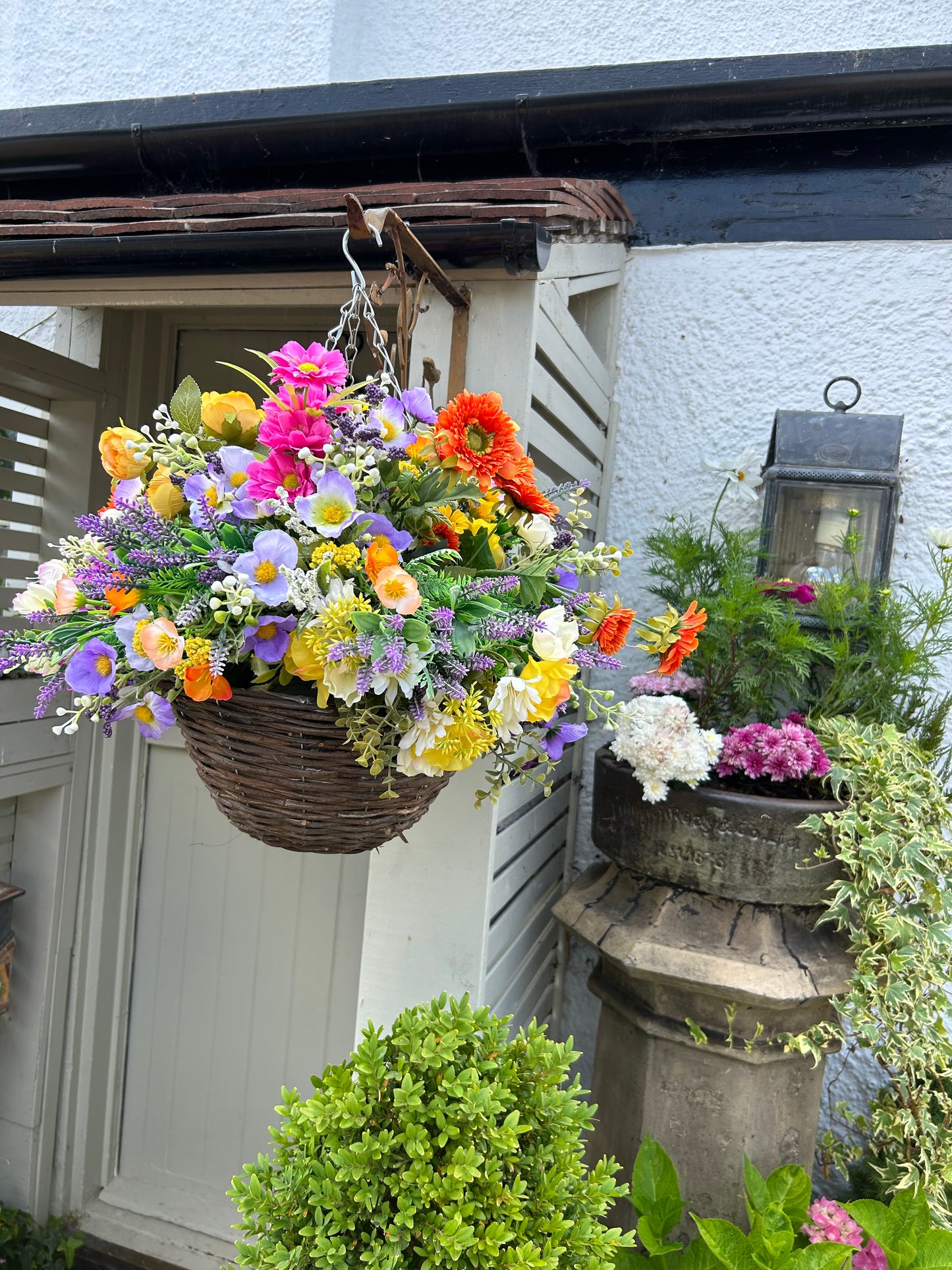 “HENLEY” Luxury artificial hanging basket (FREE P&P)