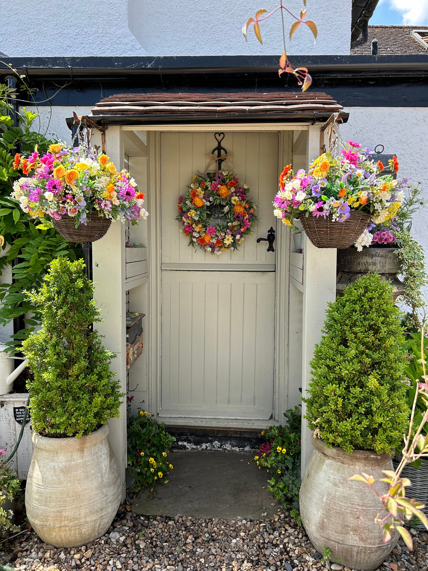 “HENLEY” Luxury artificial hanging basket (FREE P&P)