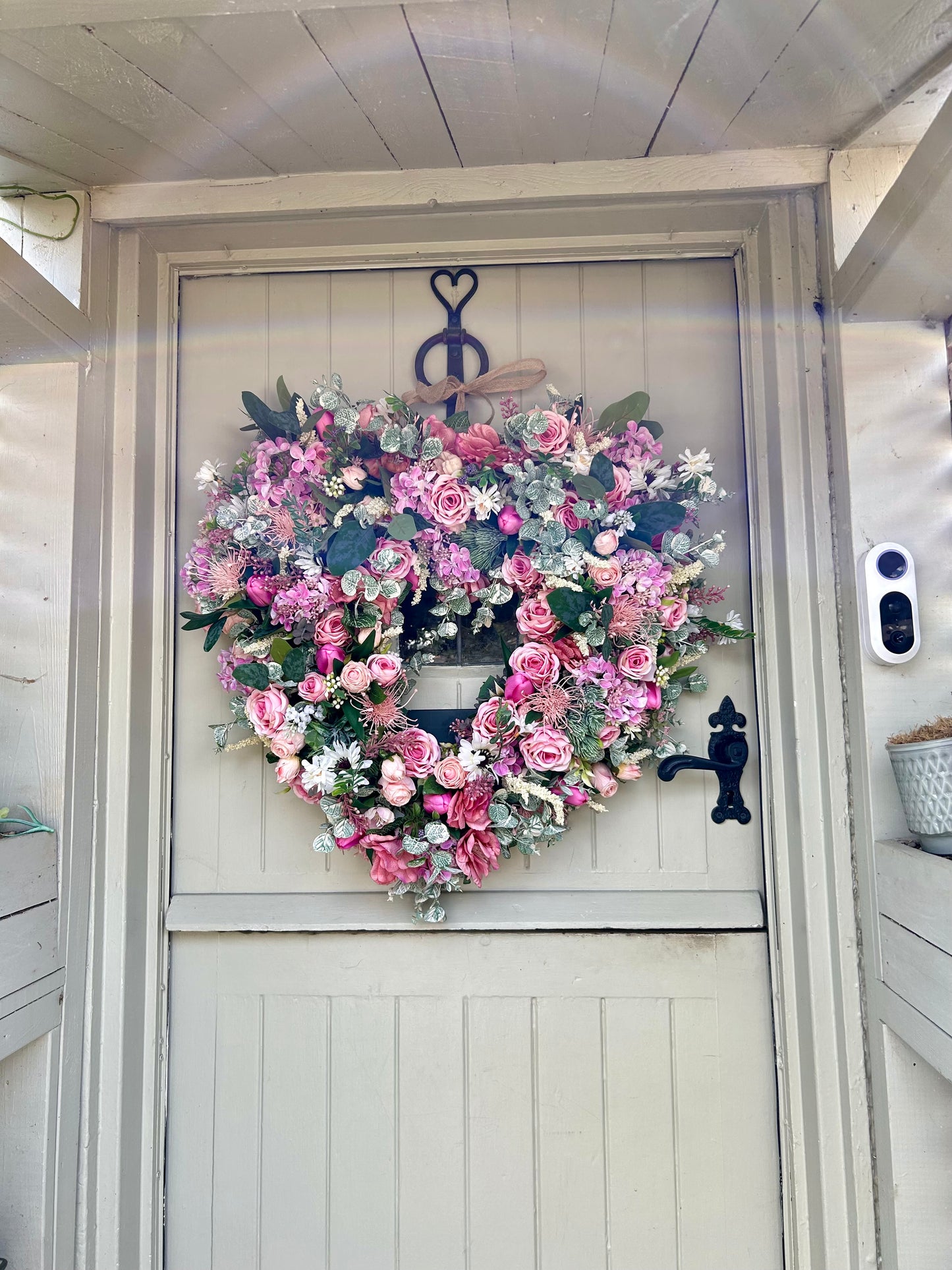 “NANCY” heart artificial wreath (FREE P&P)