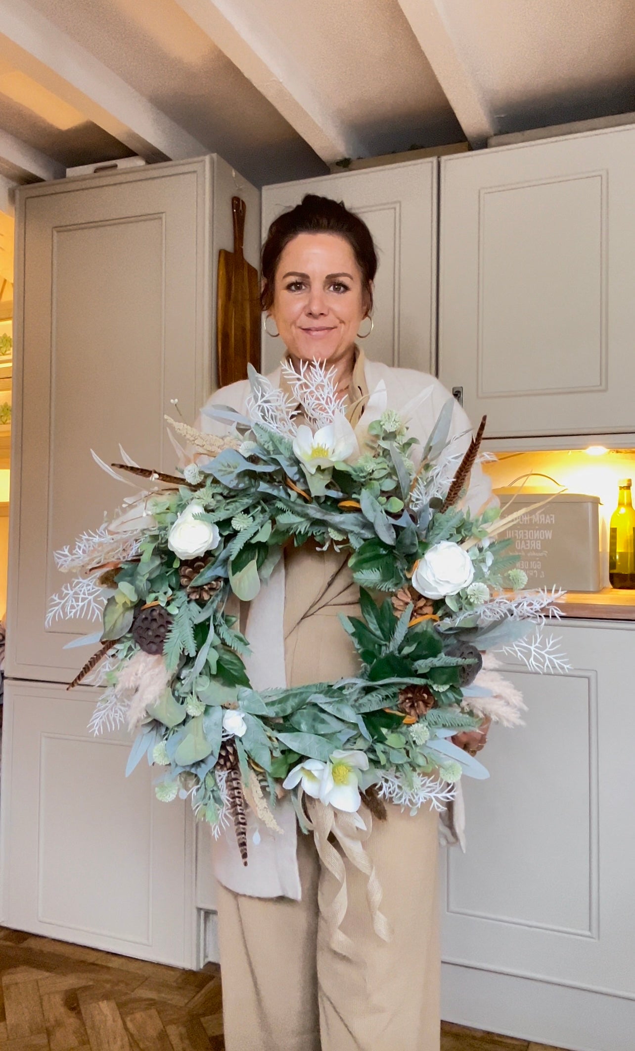 “COTSWOLD” winter artificial wreath (FREE P&P)