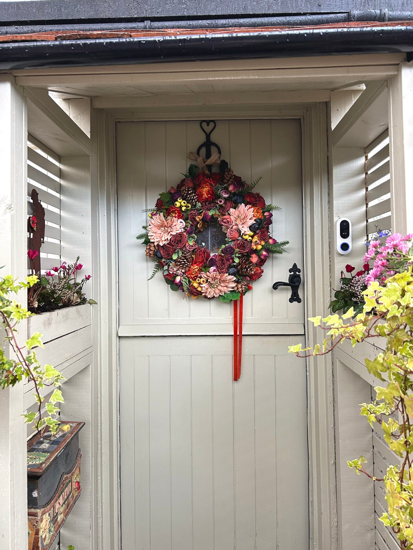 “VIV” artificial wreath (FREE P&P)