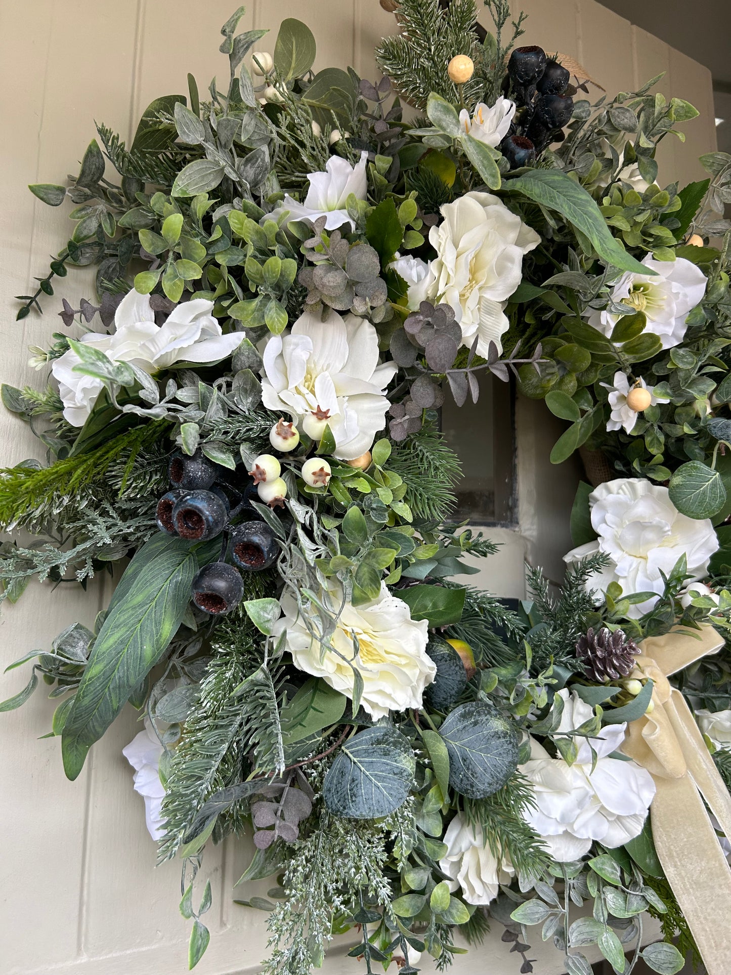 “AMORE” winter artificial wreath (FREE P&P)