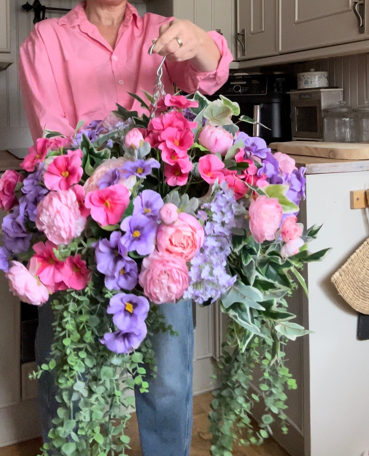 “FAYE” artificial hanging basket