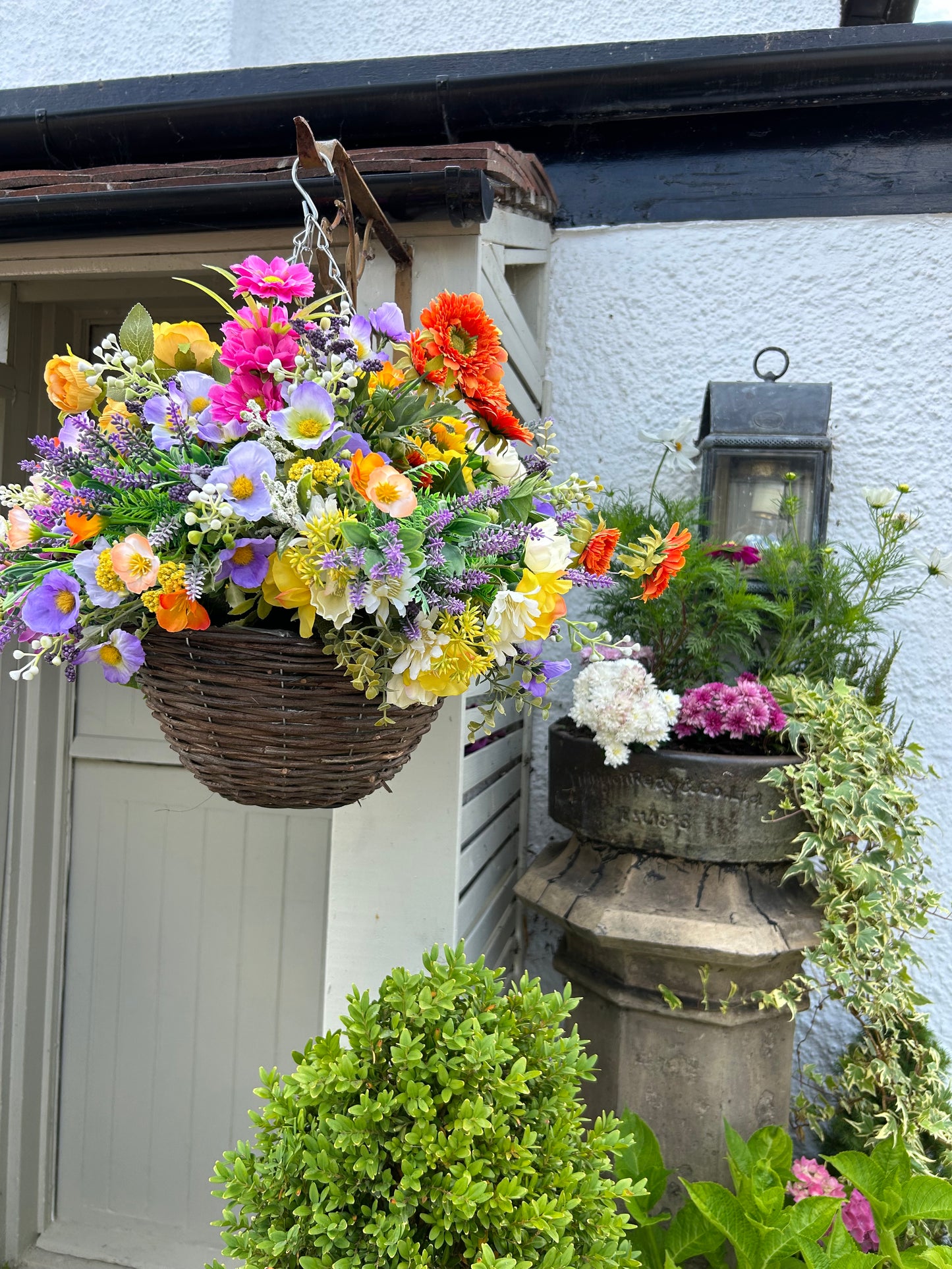 “HENLEY” Luxury artificial hanging basket (FREE P&P)