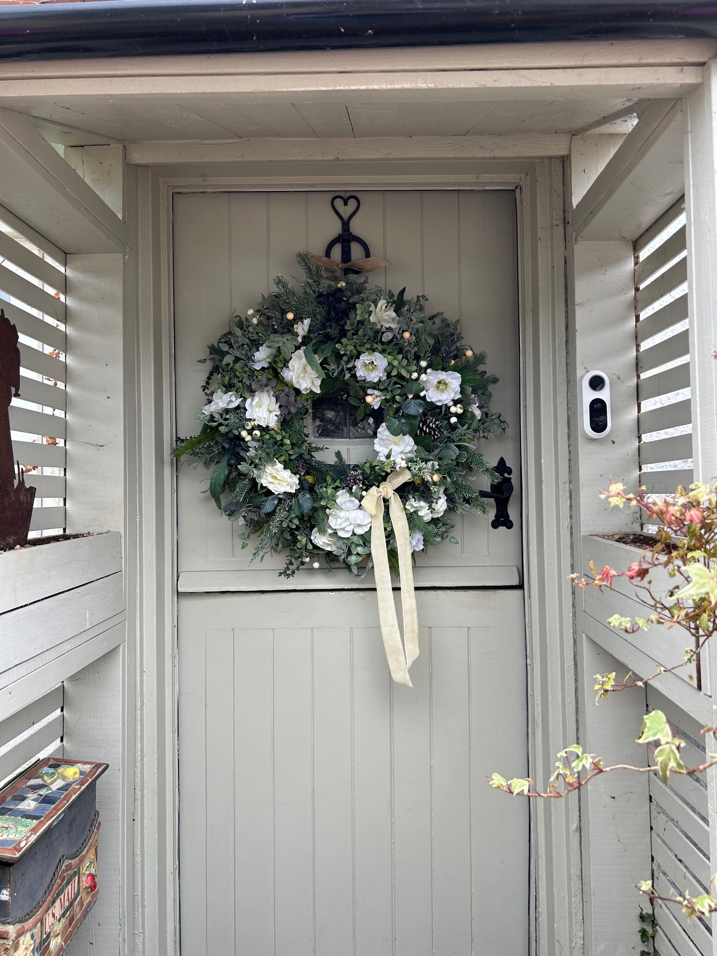 “AMORE” winter artificial wreath (FREE P&P)