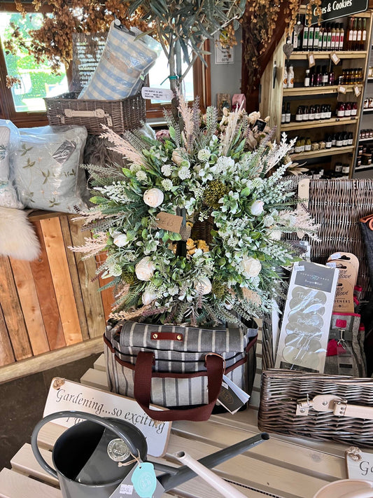 “TAYWELL” artificial wreath (FREE P&P)