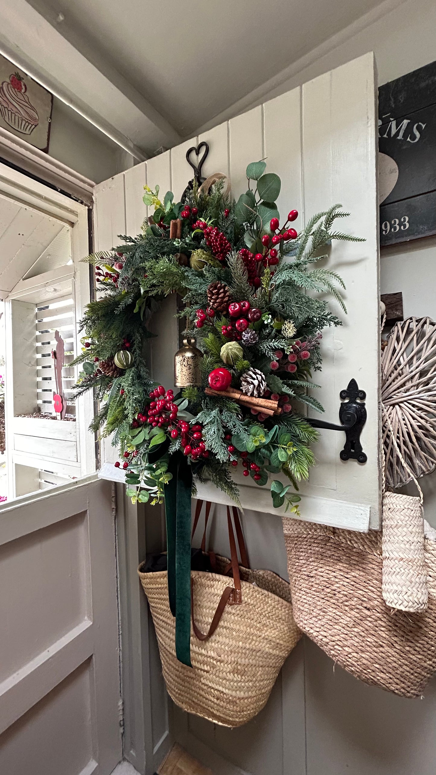“FOREST BERRY” Christmas wreath (FREE P&P)