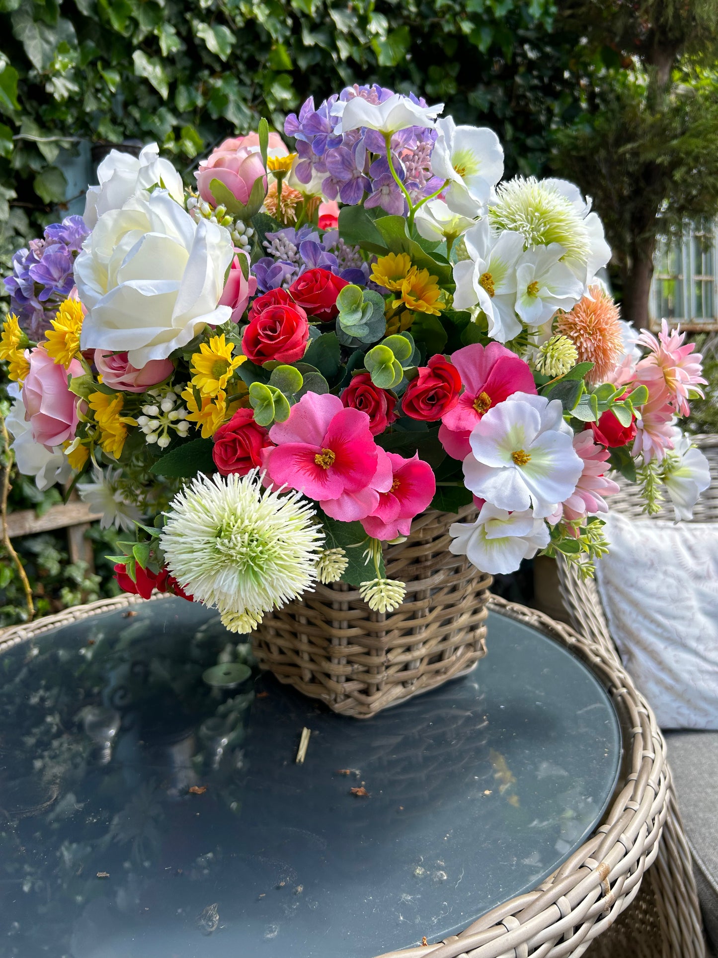 Basket summer wicker display & free P&P (limited availability)