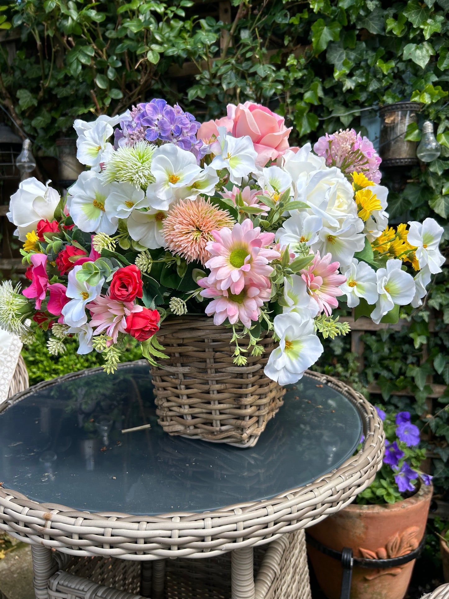 Basket summer wicker display & free P&P (limited availability)
