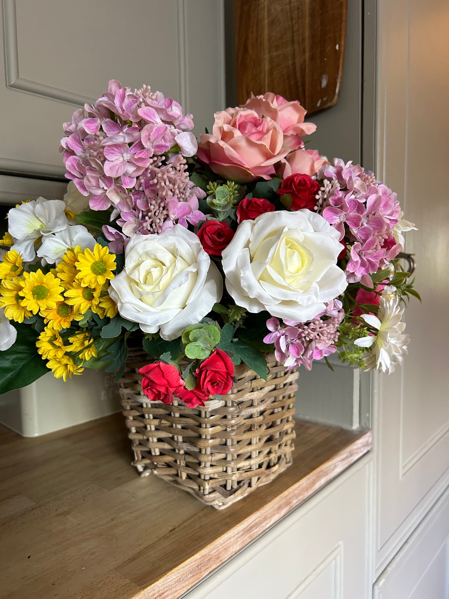 Basket summer wicker display & free P&P (limited availability)
