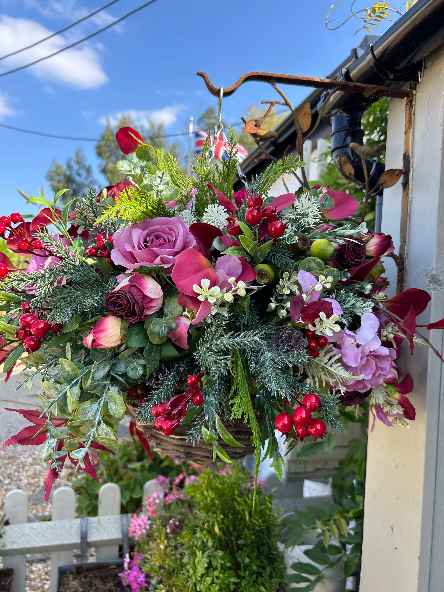“FARLEIGH” Luxury artificial hanging basket (FREE P&P)