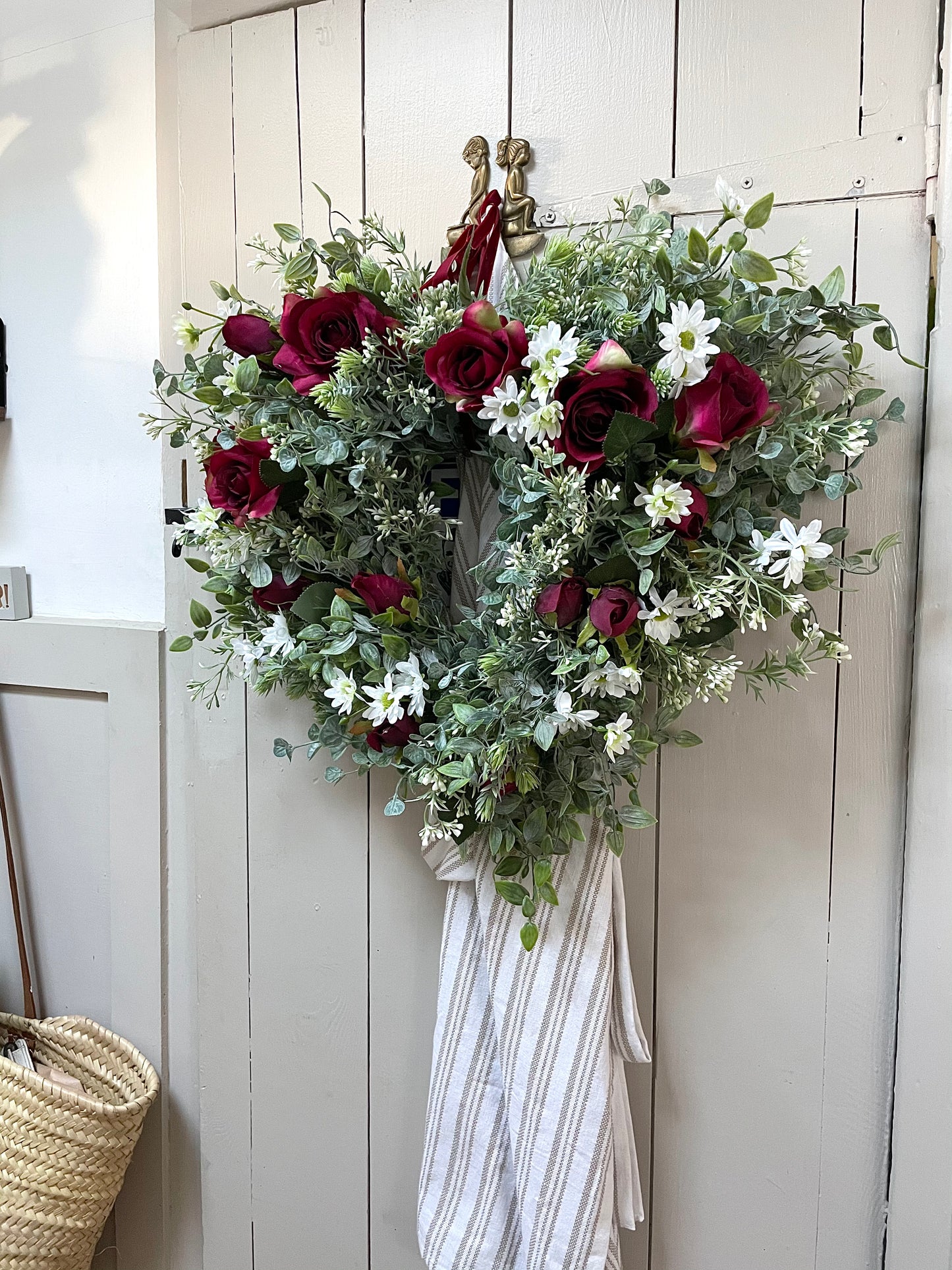 “HARRIET” daisy heart faux wreath