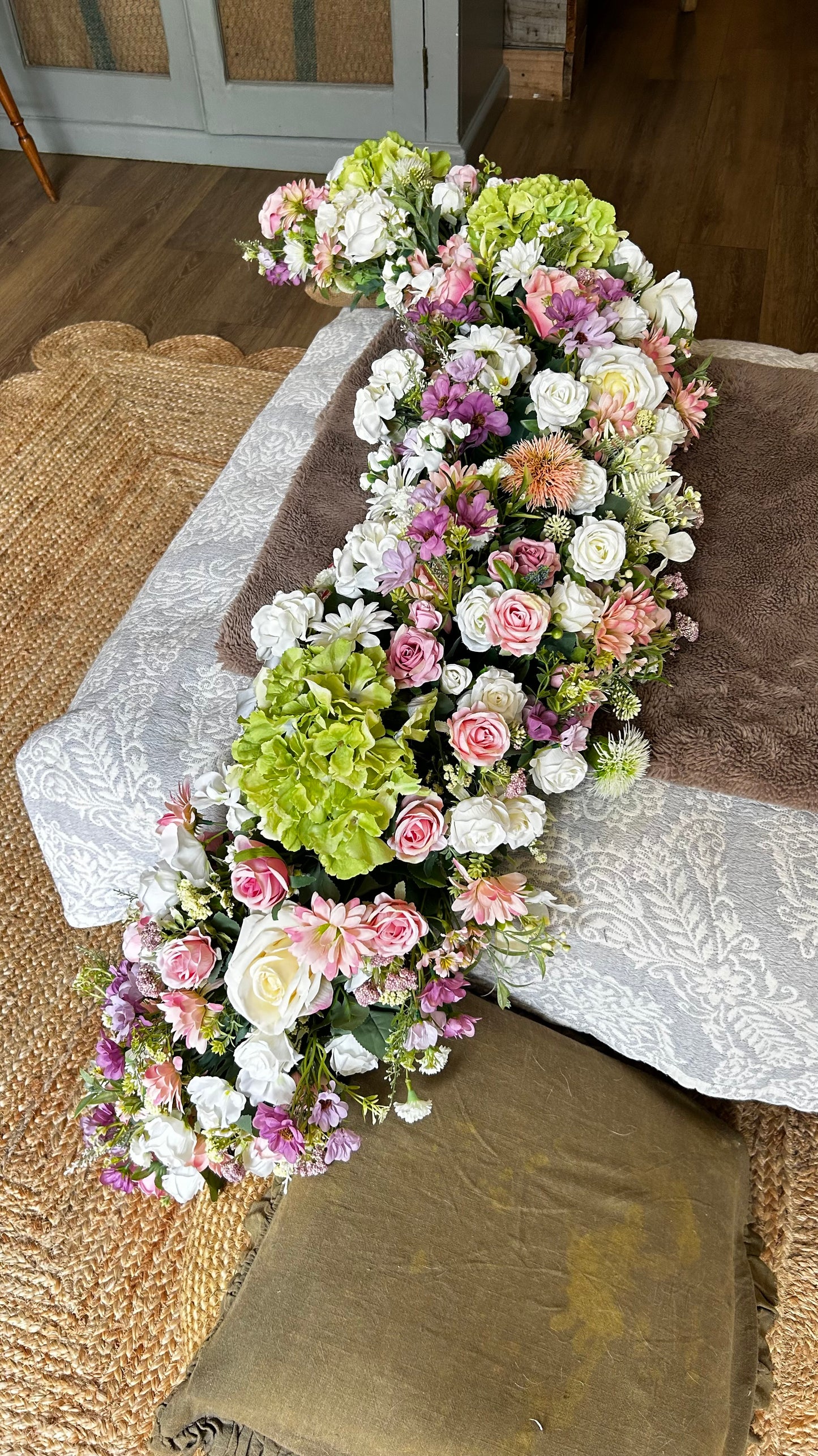 “LILLY” garland (FREE P&P)