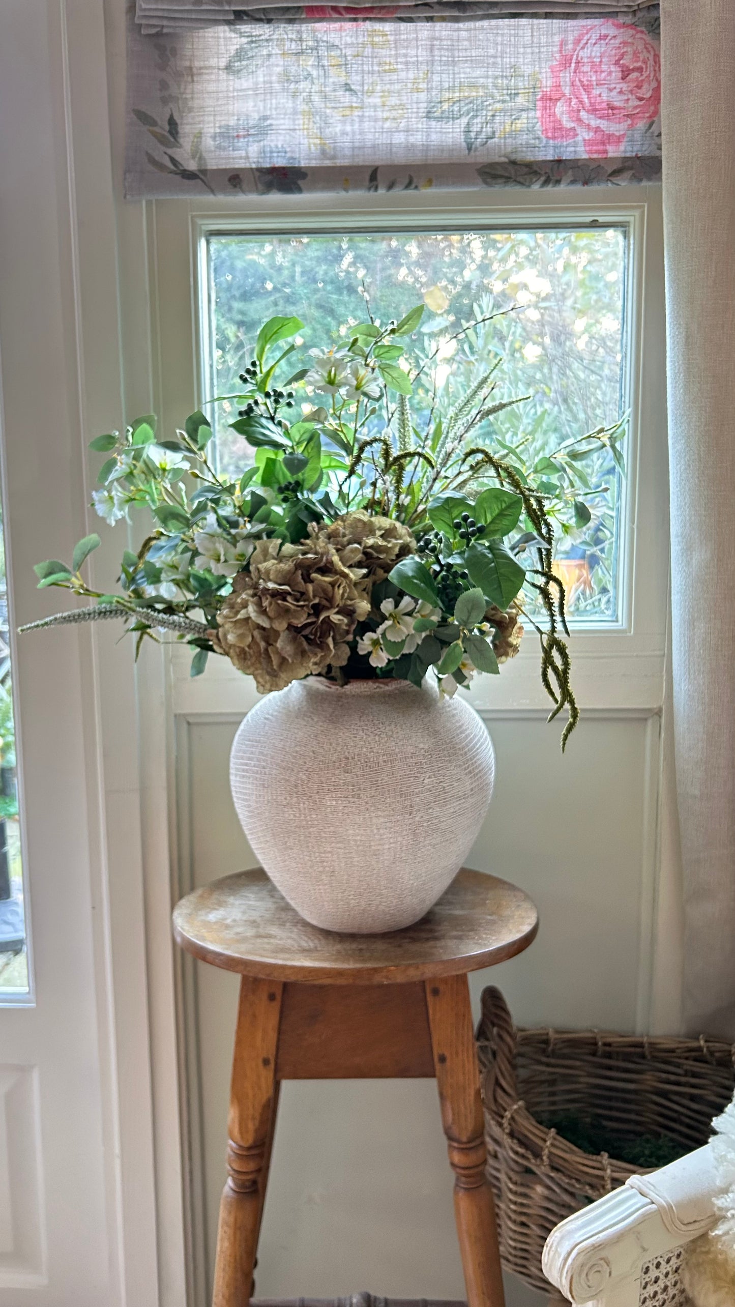 Large Winter bouquet inc vase (free P&P)