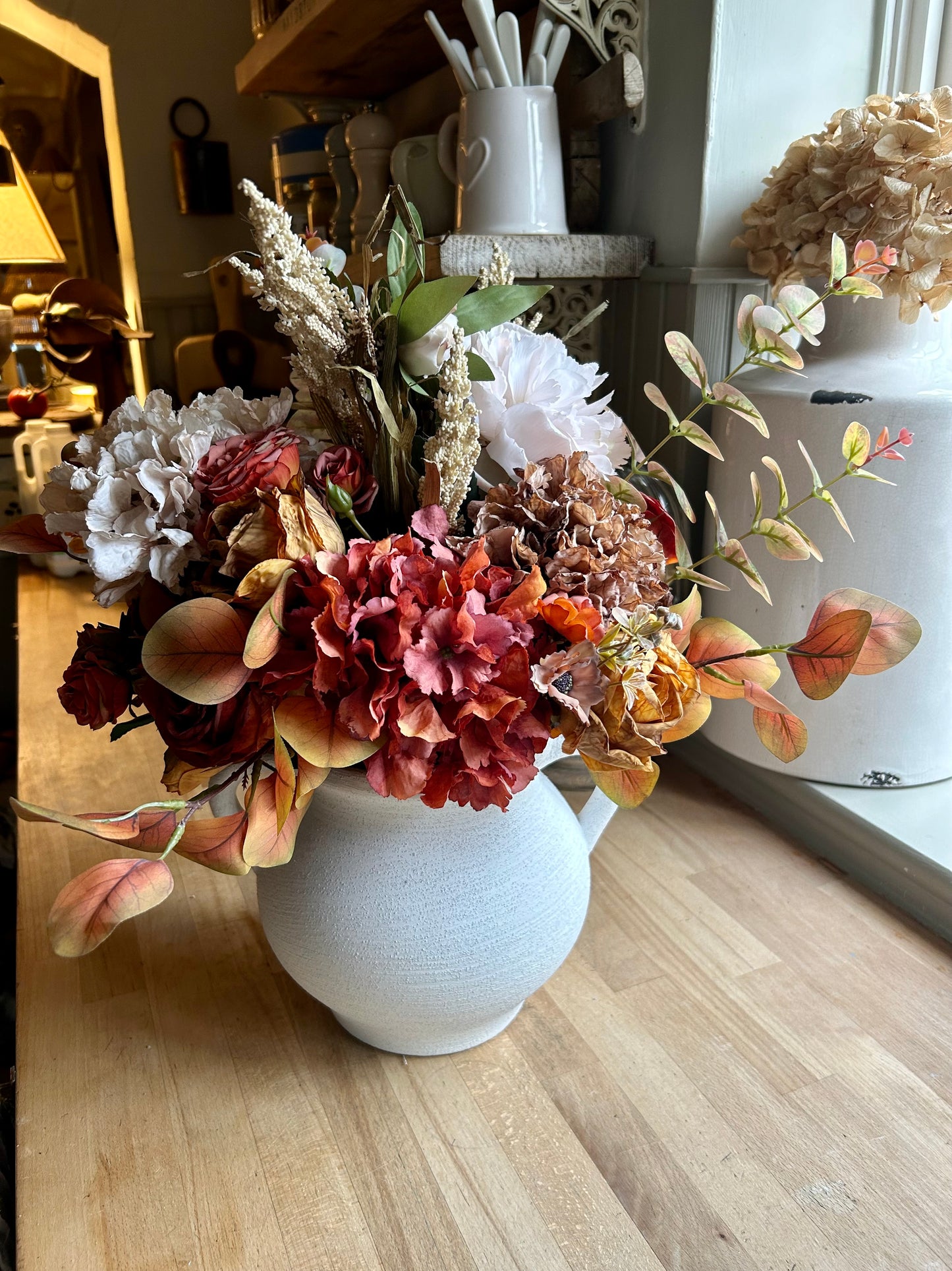 Winter bouquet inc vase & free P&P