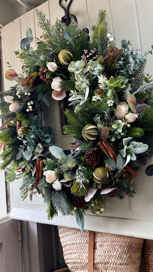 “SHELBY” Christmas wreath (FREE P&P)