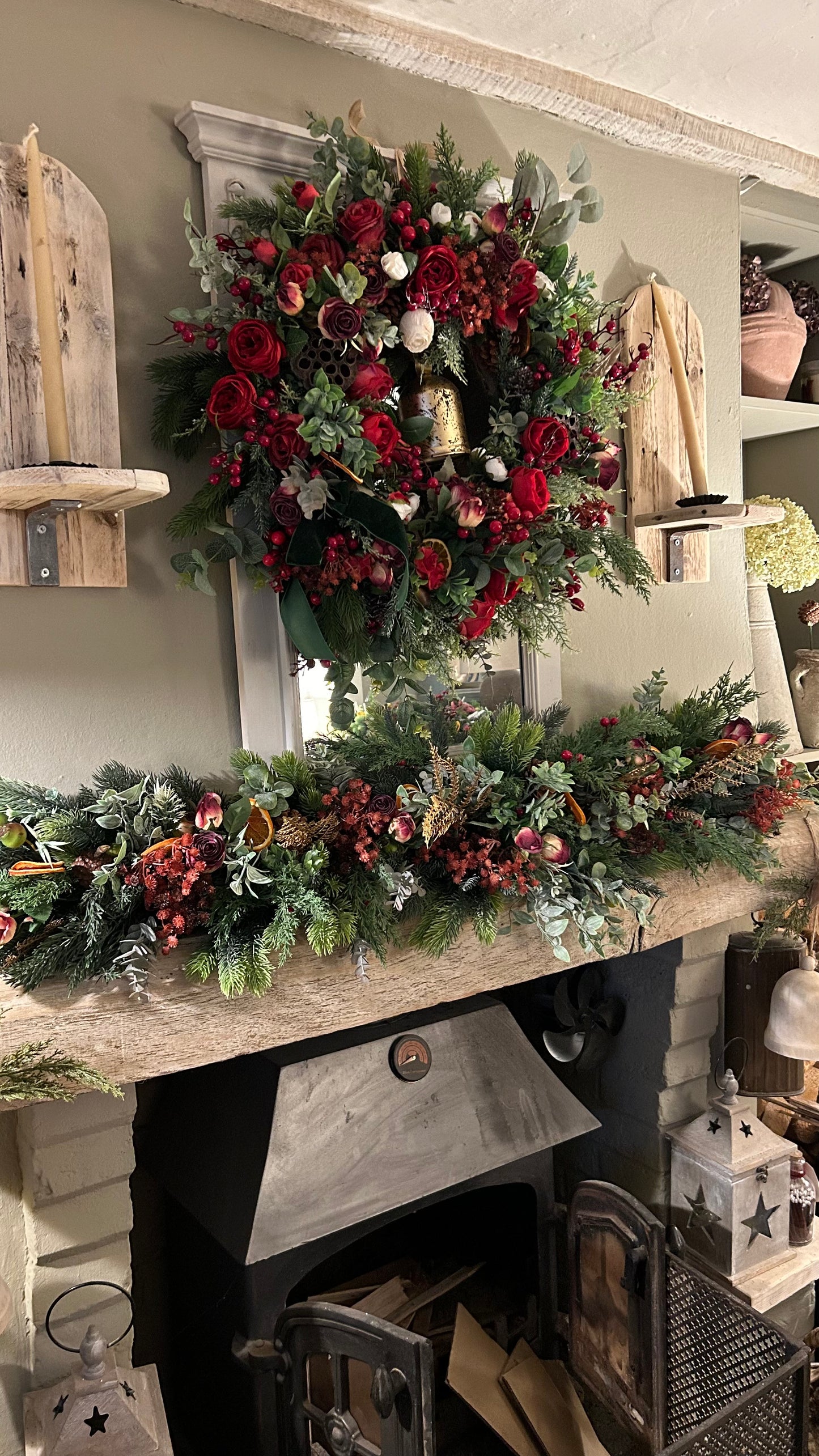 “BELLA” Christmas wreath (FREE P&P)