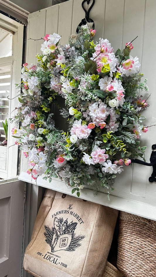 “BESSY” blossom artificial wreath (FREE P&P