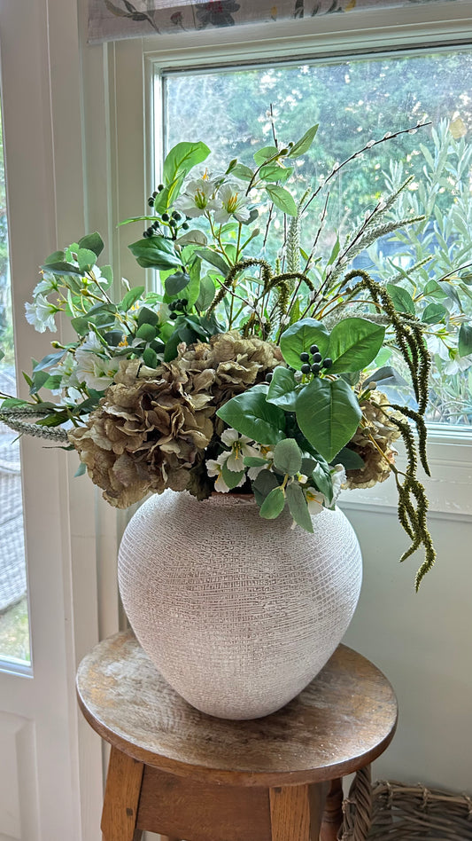 Large Winter bouquet inc vase (free P&P)