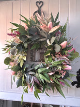 Load image into Gallery viewer, Penelope Pink tulip faux wreath (FREE P&amp;P)
