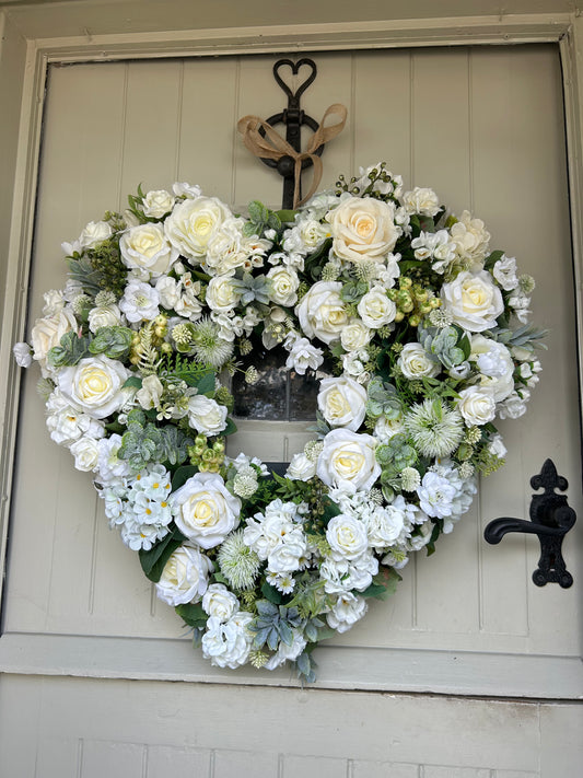 “BRIDGERTON” regal heart artificial wreath (FREE P&P)