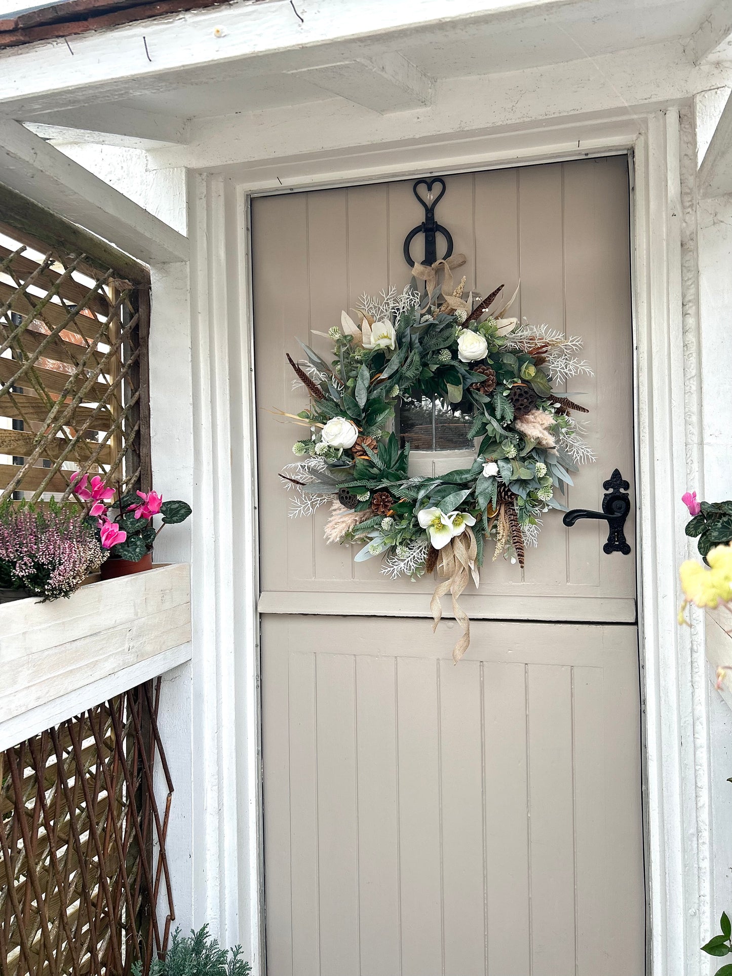 “COTSWOLD” winter artificial wreath (FREE P&P)