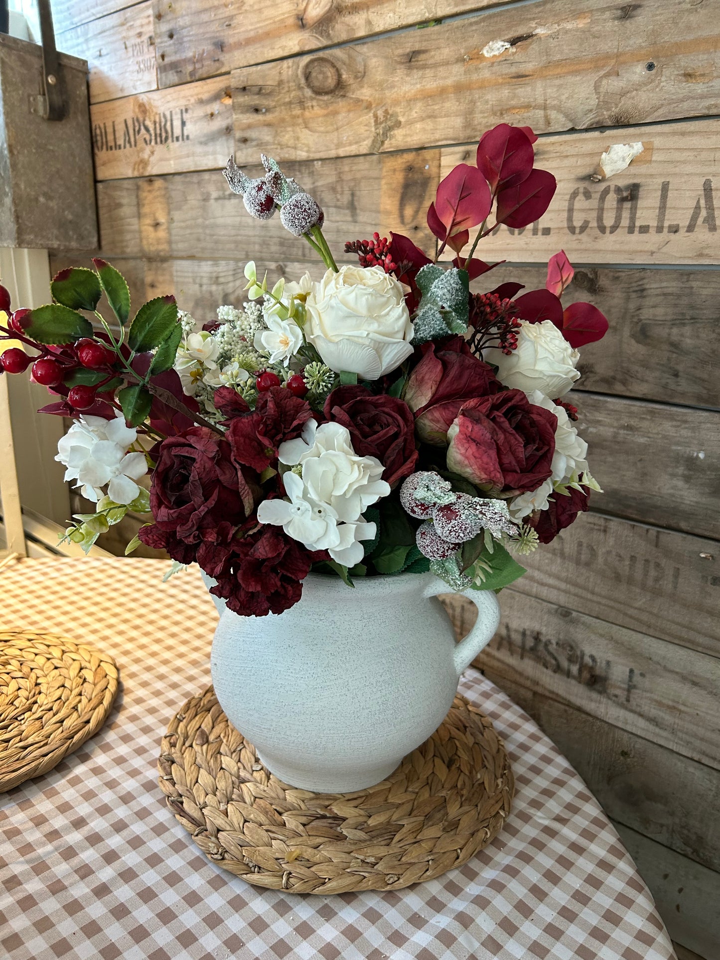 Winter luxury bouquet inc vase & free P&P