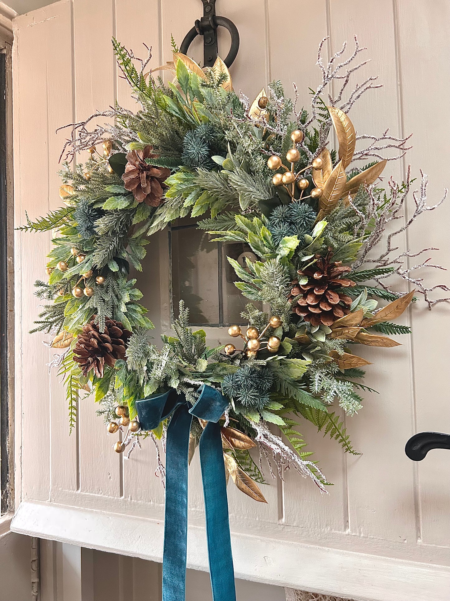 “WINNIE” Christmas and winter wreath (FREE P&P)