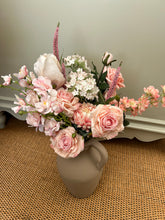 Load image into Gallery viewer, Summer pinks  Luxury bouquet ready to post
