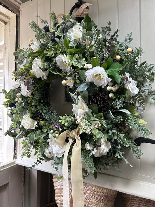 “AMORE” winter artificial wreath (FREE P&P)