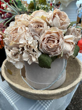 Load image into Gallery viewer, LUXURY FAUX FLOWER HAT BOX FREE P&amp;P
