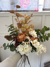 Load image into Gallery viewer, “HUXLEY” autumnal Luxury bouquet
