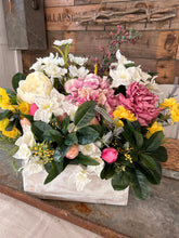 Load image into Gallery viewer, Spring rustic  (TROUGH FLOWER BOX) FREE P&amp;
