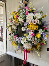 Load image into Gallery viewer, “TULIP BED” faux wreath (FREE P&amp;P
