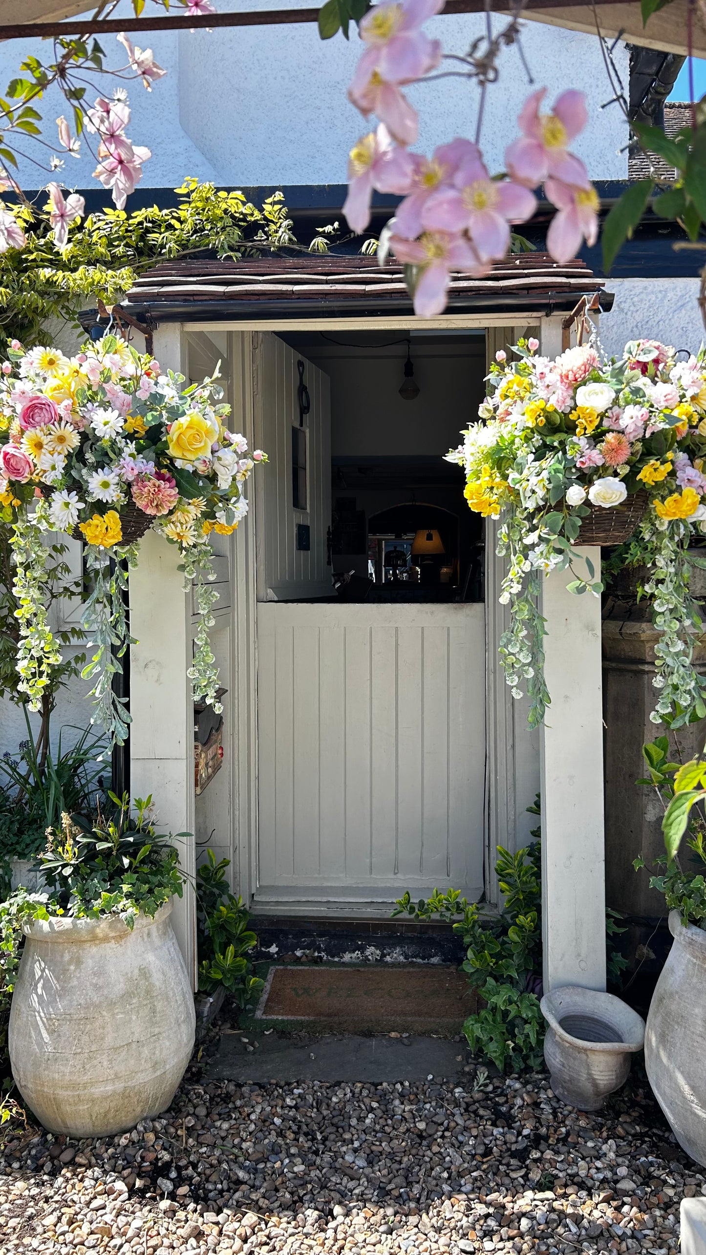 “AMY” artificial hanging basket (FREE UK P&P)