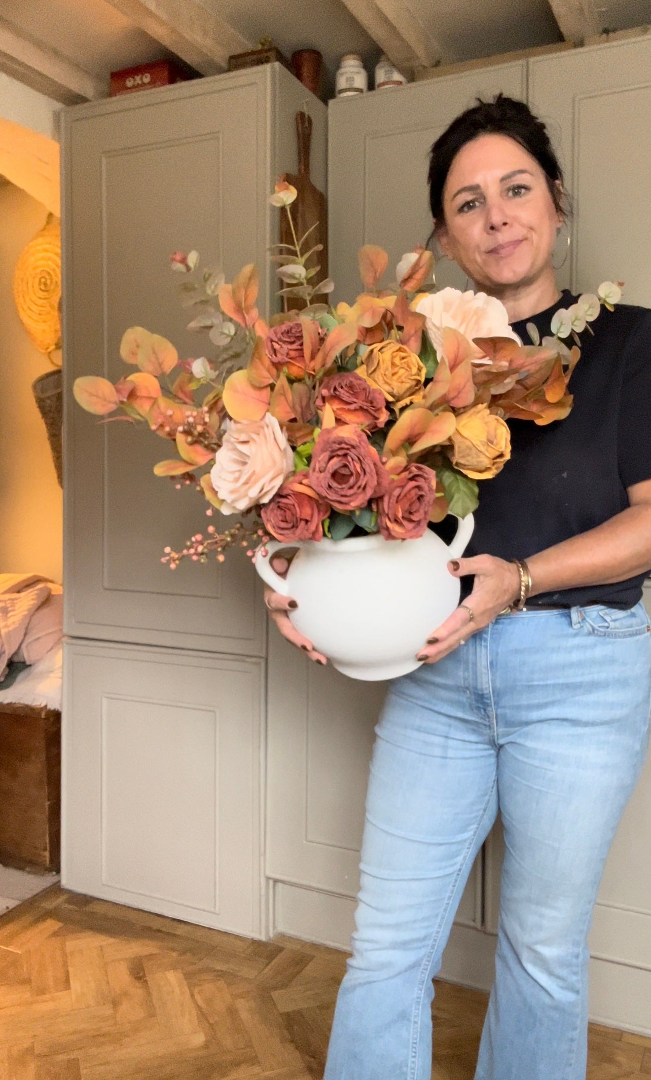 Autumnal bouquet in a vase & free P&P
