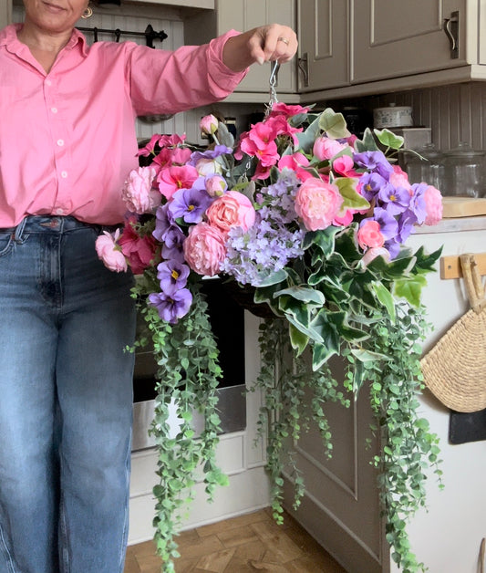 “FAYE”  artificial hanging basket