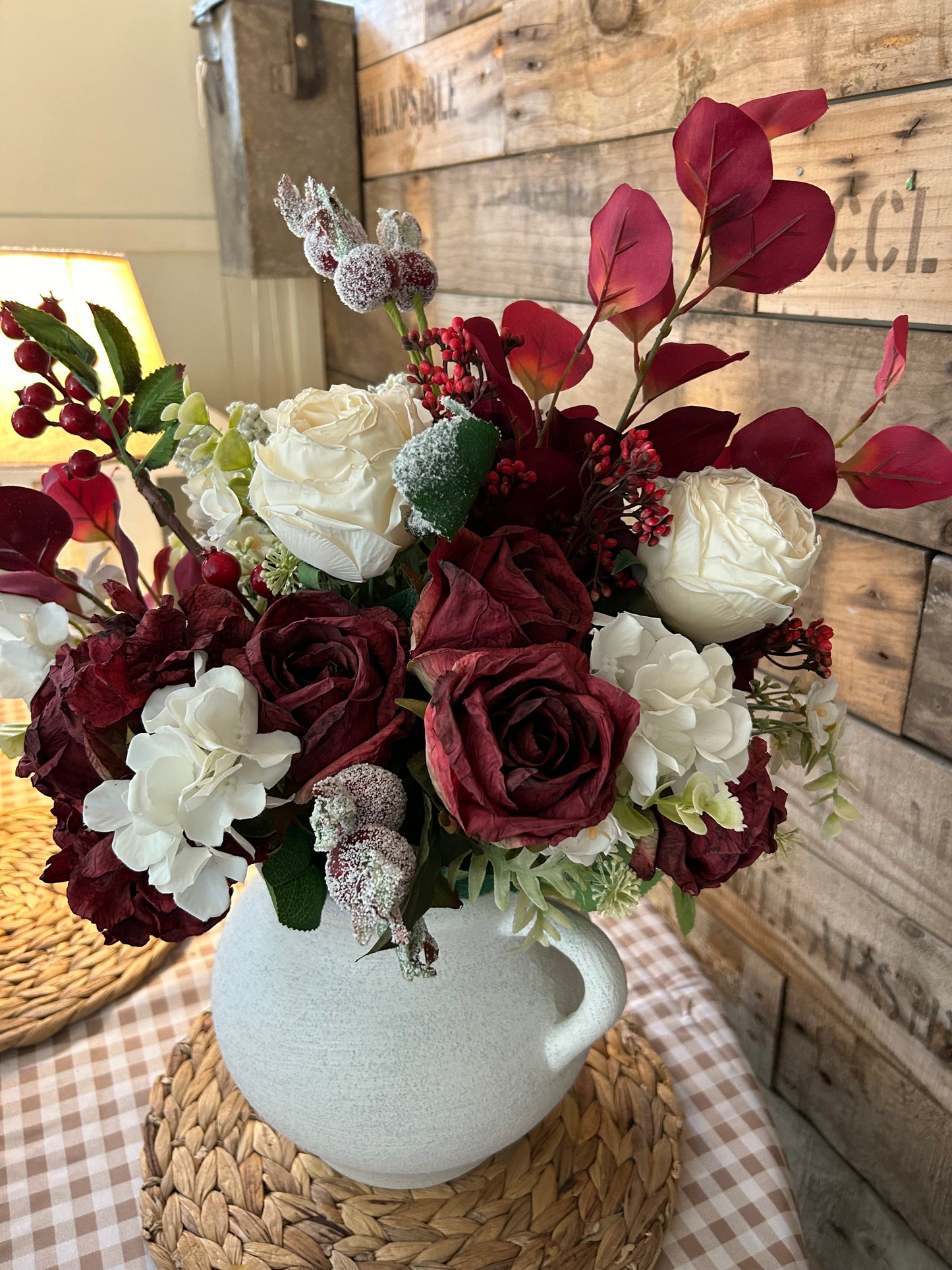 Winter luxury bouquet inc vase & free P&P
