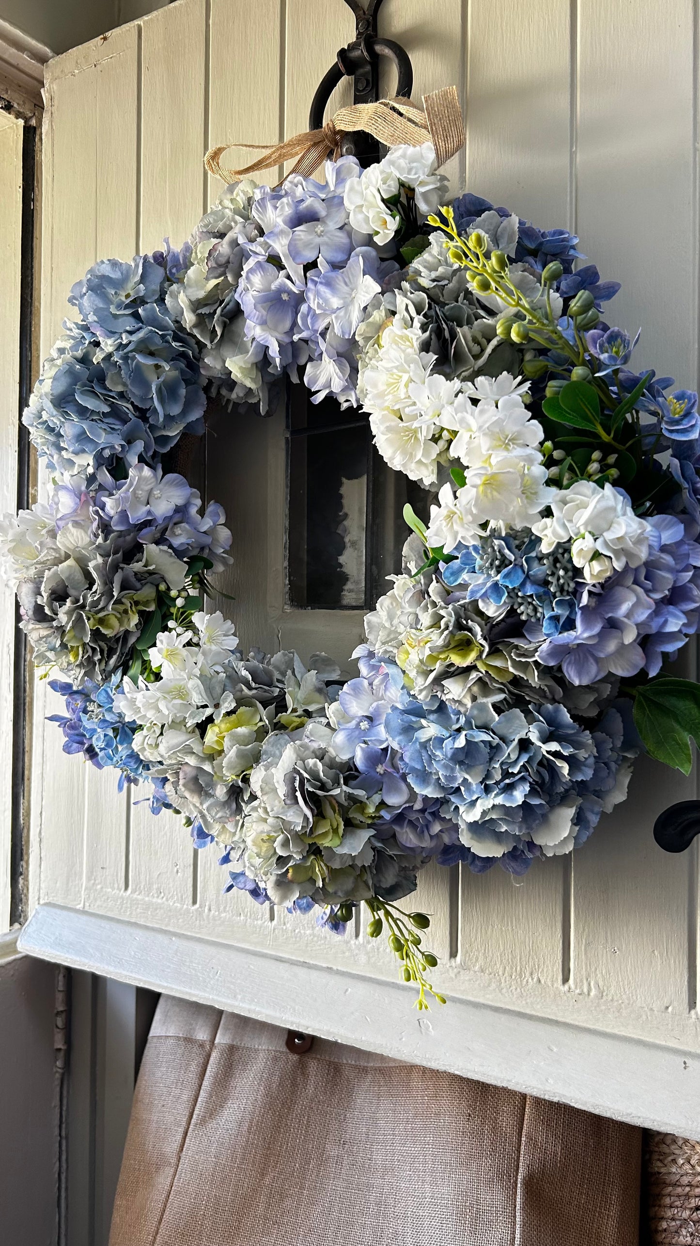 “BEATRICE” Blue hydrangea wreath (FREE P&P)