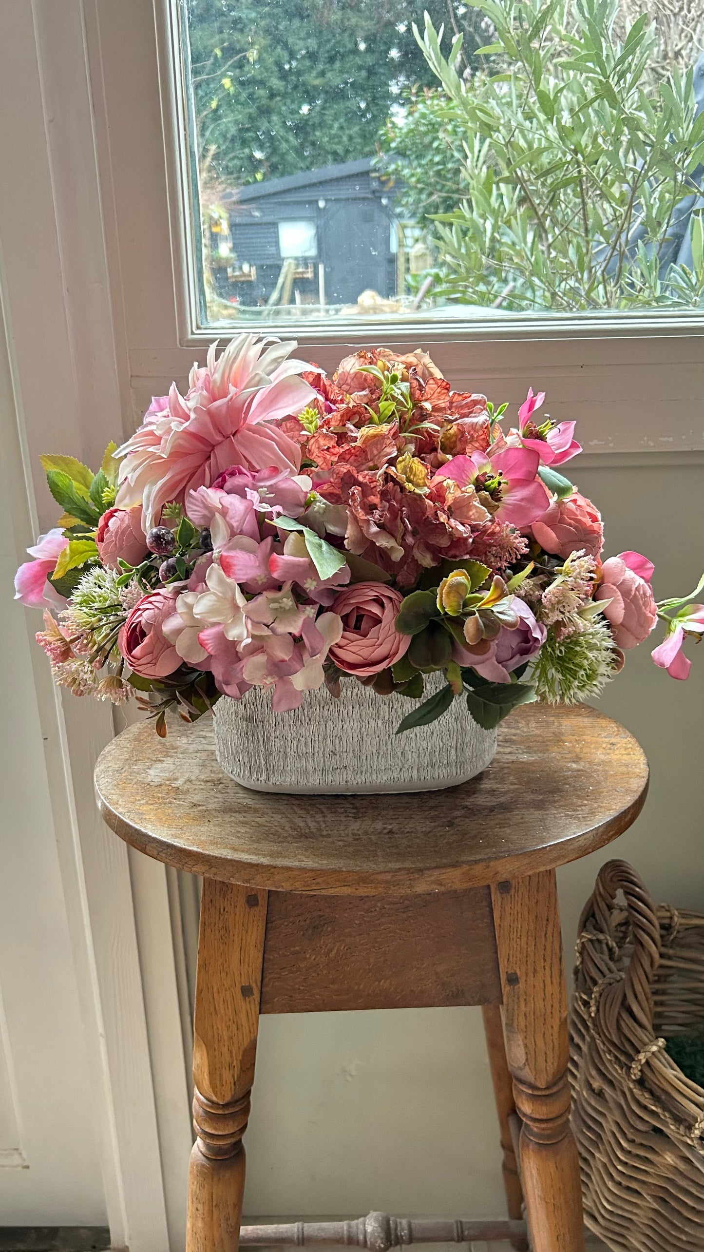 Floral display inc vase  ready to post free P&P