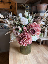 Load image into Gallery viewer, “PEGGY” Luxury bouquet (free P&amp;P)
