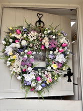 Load image into Gallery viewer, “Harriet” heart artificial wreath (FREE P&amp;P)
