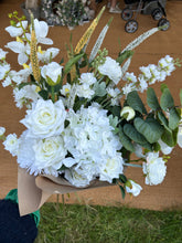 Load image into Gallery viewer, Summer Luxury bouquet ready to post
