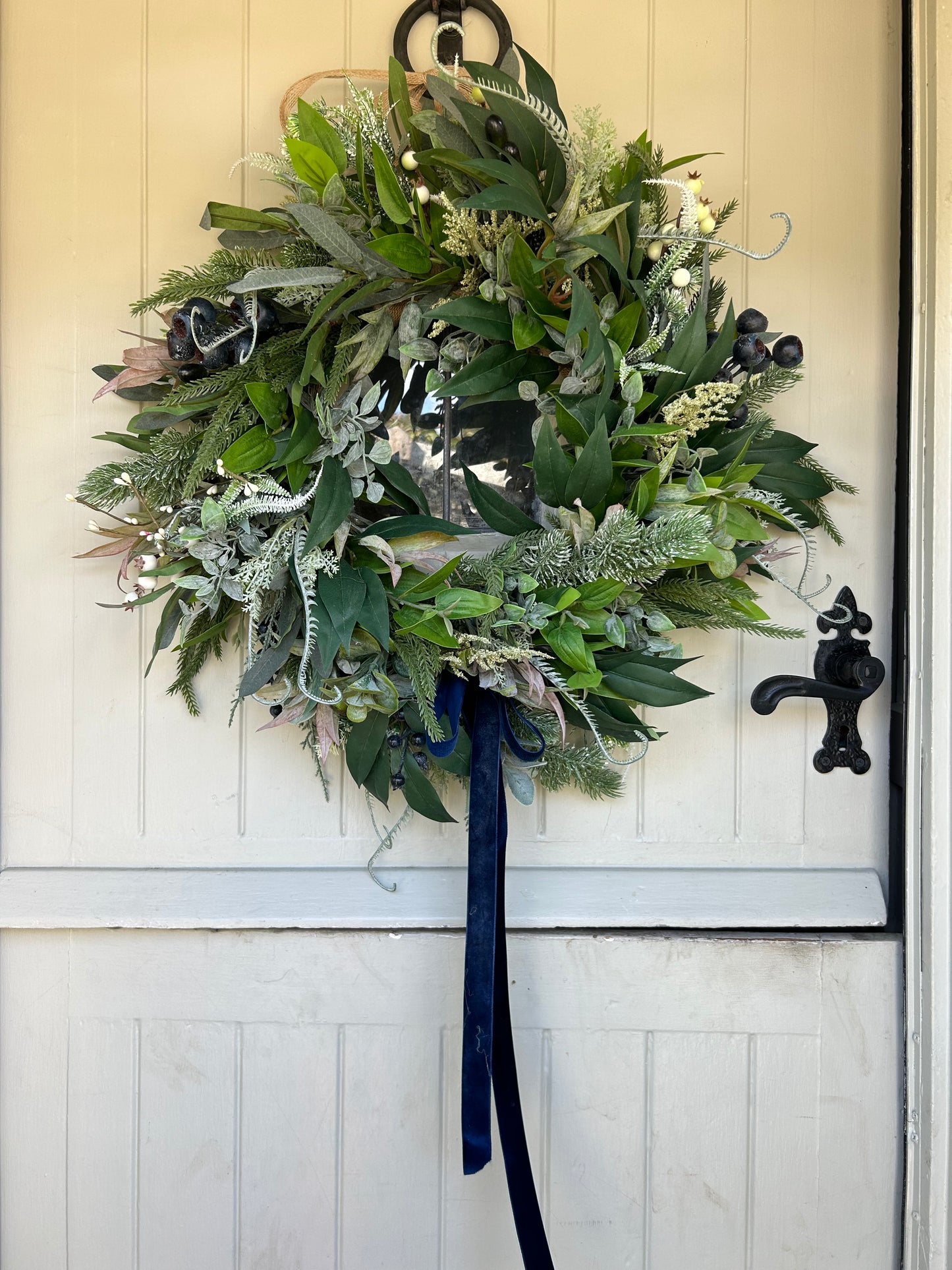 “NEW FOREST” winter artificial wreath (FREE P&P)