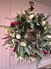 Load image into Gallery viewer, ALL YEAR  tulip faux wreath (FREE P&amp;P)
