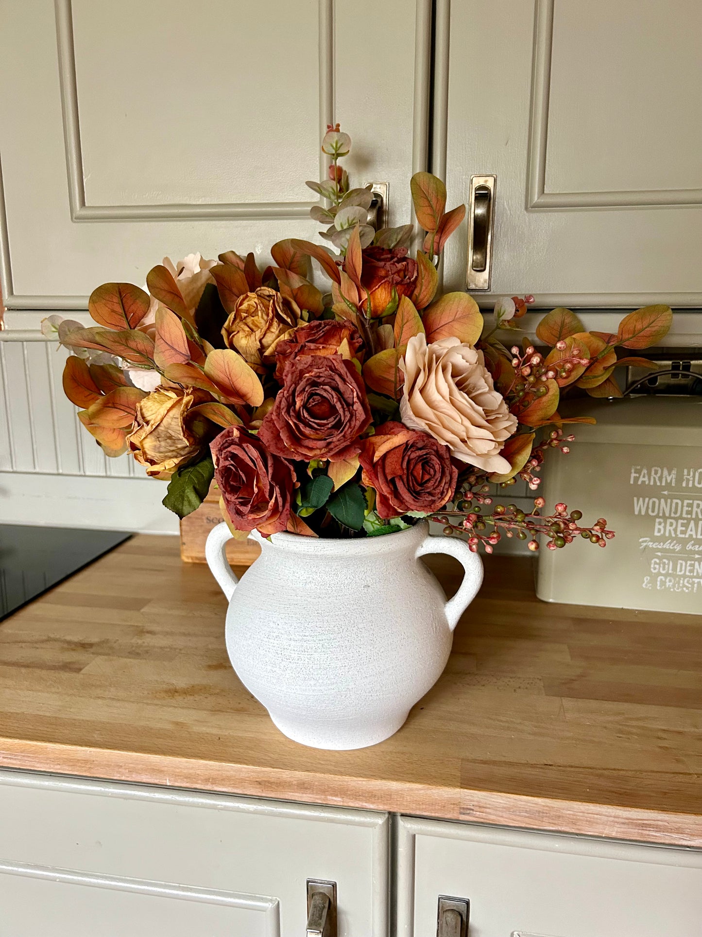 Autumnal bouquet in a vase & free P&P