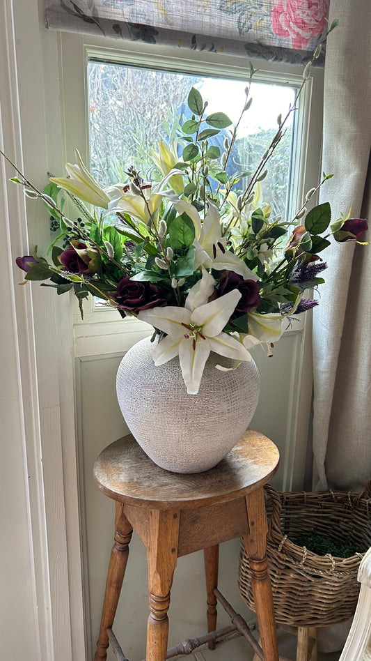 Bouquet inc vase  ready to post free P&P