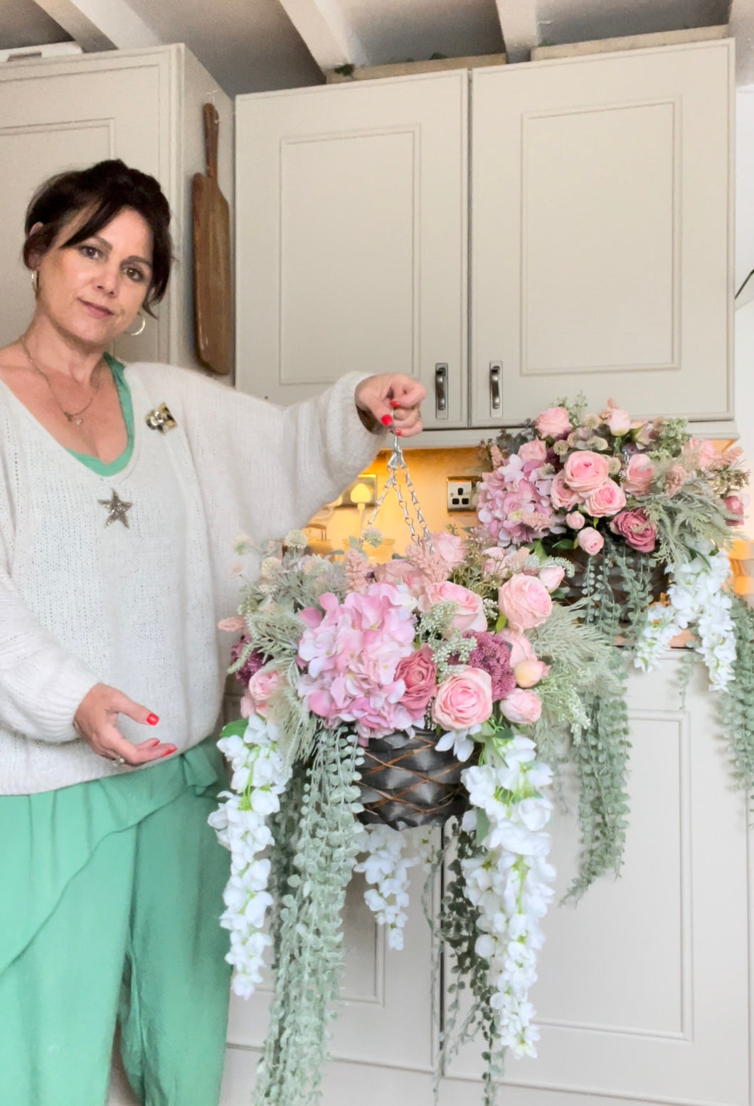 NEW (dry touch) pink luxury rose hanging basket (FREE P&P)